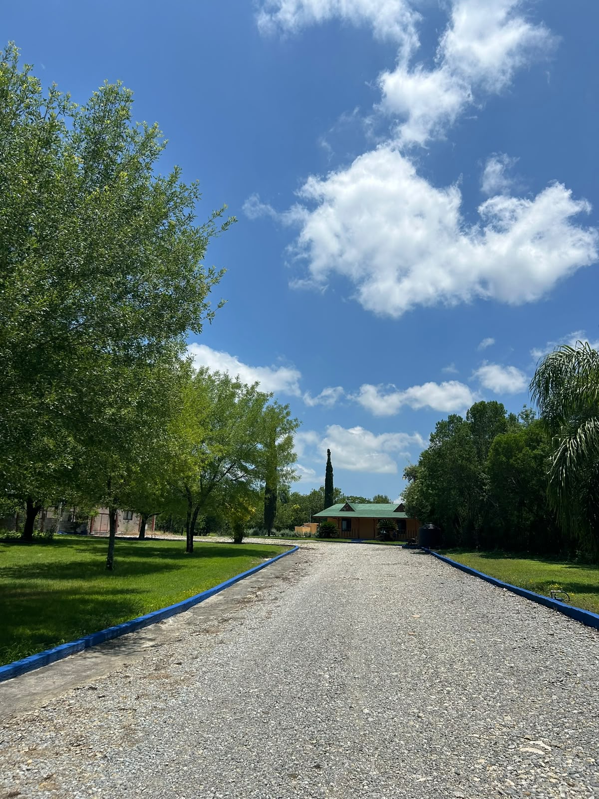 Acceso principal de la quinta